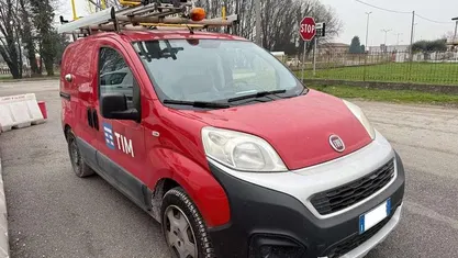 Rosso pastello Usata 2016 Fiat Fiorino Monovolume | 4900 € (Buon prezzo)