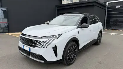 Usata Peugeot 5008 GT 145 CV (106 kW) 2025 Bianco SUV