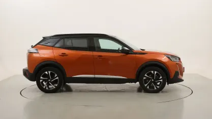 Usata Peugeot e-2008 GT 56 kW (77 CV) 2023 Arancionearancione SUV
