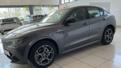 Usata Alfa Romeo Stelvio Ti 209 CV (153 kW) 2023 Grigio SUV