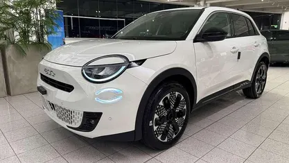 Bianco Usata 2025 Fiat 600 La Prima SUV | 19.990 € (Buon prezzo)