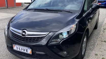 Usata Opel Zafira Tourer Cosmo 131 CV (96 kW) 2012 Nero Monovolume