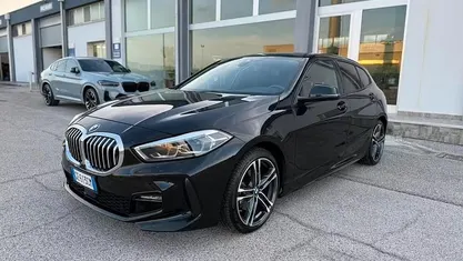 Begagnad BMW 118 M Sport 150 HK (110 kW) 2021 Svart Halvkombi