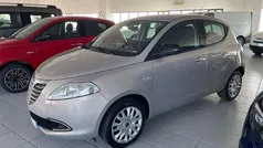 Usata Lancia Ypsilon Gold 69 CV (50 kW) 2012 Oro Utilitaria