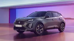 Grigio platinum Usata 2024 Peugeot 2008 Allure SUV | 18.990 € (Buon prezzo)