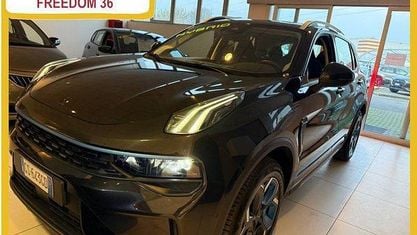 Begagnad Lynk & Co 01 197 HK (144 kW) 2022 Svart SUV
