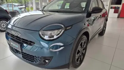 Usata Fiat 600 Pop 136 CV (100 kW) 2025 Verde SUV
