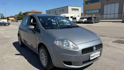 Usata Fiat Grande Punto Emotion 90 CV (66 kW) 2007 Grigio Utilitaria