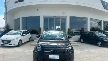 Usata Fiat 500e Icon 86 kW (118 CV) 2024 Nessuno(met.) Berlina