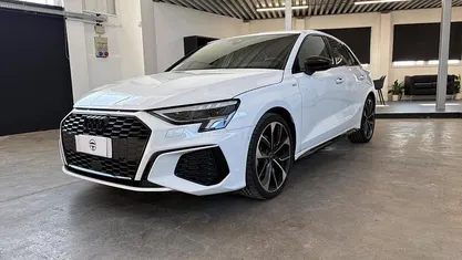 Usata Audi A3 Ambiente 150 CV (110 kW) 2023 Bianco Berlina