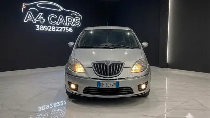 Usata Lancia Musa 77 CV (56 kW) 2009 Grigio Monovolume