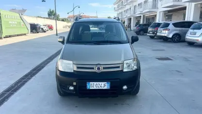 Usata Fiat Panda Climbing 60 CV (44 kW) 2010 Marrone Utilitaria