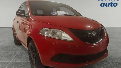 Rosso Usata 2023 Lancia Ypsilon Silver Due volumi | 12.990 € (Buon prezzo)