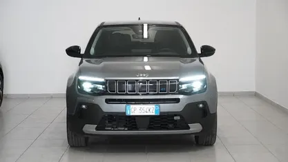 Usata Jeep Avenger 114 kW (156 CV) 2023 Grigio SUV