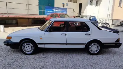 Usata Saab 900 118 CV (86 kW) 1987 Bianco Utilitaria