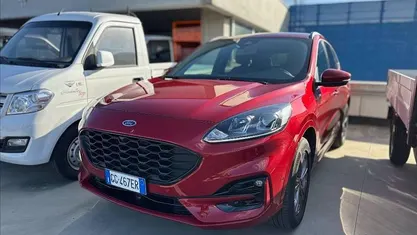 Usata Ford Kuga ST-Line 225 CV (165 kW) 2022 Rosso SUV