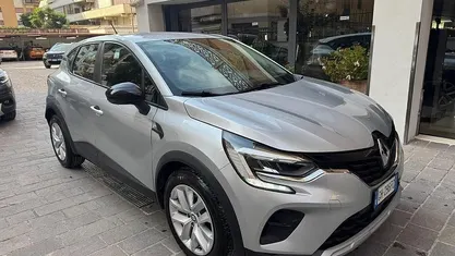 Usata Renault Captur Zen 101 CV (74 kW) 2022 SUV