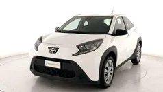 Bianco Usata 2023 Toyota Aygo Active Due volumi | 14.150 € (Buon prezzo)