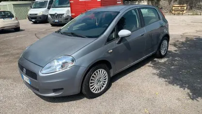 Usata Fiat Grande Punto Dynamic 75 CV (55 kW) 2006 Grigio Utilitaria