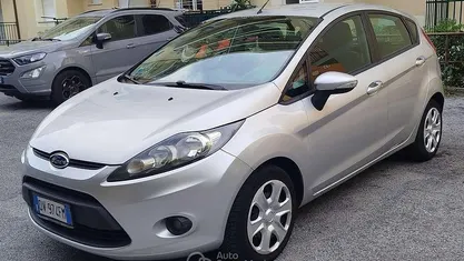 Usata Ford Fiesta 82 CV (60 kW) 2009 Gray Utilitaria