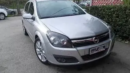 Usata Opel Astra 101 CV (74 kW) 2007 Marrone Berlina
