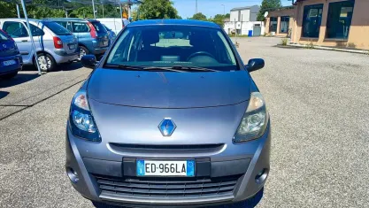 Usata Renault Clio II 75 CV (55 kW) 2010 Grigio Berlina