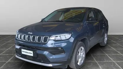 Usata 2024 Jeep Compass Altitude SUV | 25.900 € (Buon prezzo)