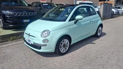 Begagnad Fiat 500 Lounge 69 HK (50 kW) 2015 Grön Sedan