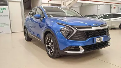 Blu flame Usata 2023 Kia Sportage Style SUV | 24.900 € (Buon prezzo)