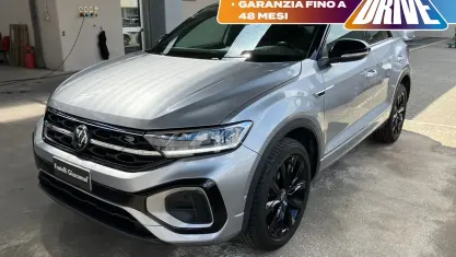 Usata VW T-Roc R-line 110 CV (80 kW) 2023 Argento SUV