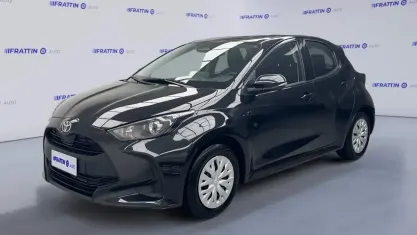 Usata Toyota Yaris Active 116 CV (85 kW) 2025 Nero Utilitaria