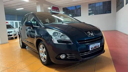 Usata 2013 Peugeot 5008 Active Monovolume | 5500 € (Buon prezzo)