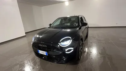 Nero Usata 2025 Fiat 600 La Prima SUV | 20.990 € (Buon prezzo)