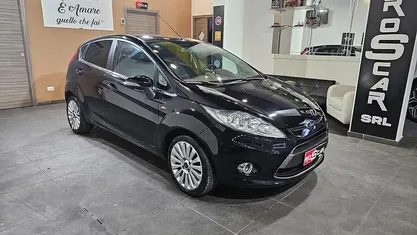Usata 2010 Ford Fiesta Titanium Due volumi | 3200 € (Ottimo prezzo)