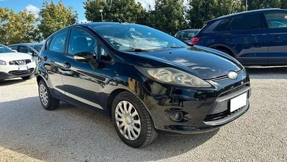 Usata Ford Fiesta 97 CV (71 kW) 2010 Nero Utilitaria