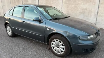 Usata Seat Leon 105 CV (77 kW) 2001 Grigio Utilitaria