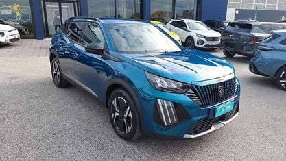 Usata Peugeot 2008 Allure 102 CV (75 kW) 2025 Blu SUV