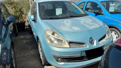 Usata Renault Clio II Dynamique 75 CV (55 kW) 2007 Blu Berlina