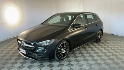 Usata Mercedes B180 AMG line 116 CV (85 kW) 2019 Nero Monovolume