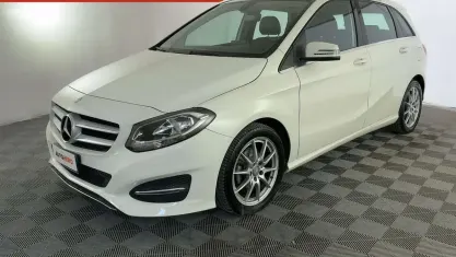 Usata Mercedes B180 AMG 110 CV (80 kW) 2016 Bianco Monovolume