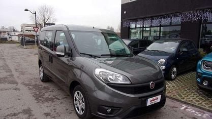 Käytetty Fiat Doblò 90 HP (66 kW) 2015 Harmaa Tila-auto