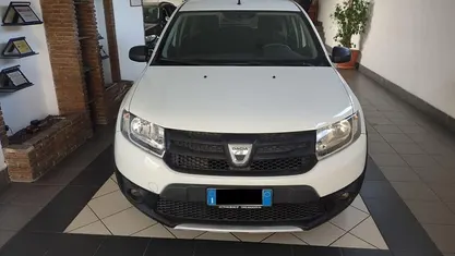 Bianco Usata 2016 Dacia Sandero Ambiance Due volumi | 5500 € (Buon prezzo)