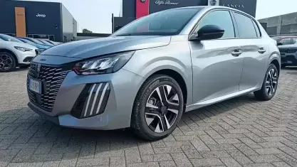 Usata Peugeot 208 Allure 102 CV (75 kW) 2025 Grigio Utilitaria