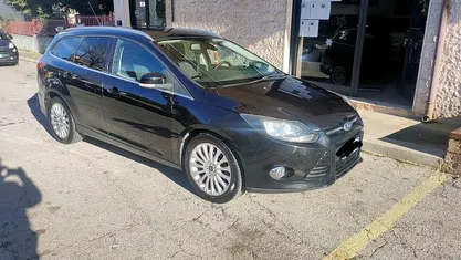 Nero Usata 2011 Ford Focus Titanium Station wagon | 4499 € (Buon prezzo)