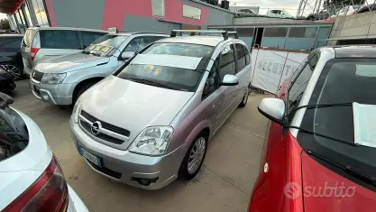 Usata Opel Meriva Cosmo 90 CV (66 kW) 2009 Grigio Monovolume