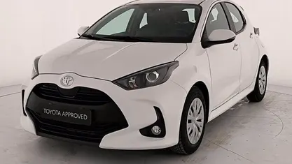 Usata Toyota Yaris Active 72 CV (52 kW) 2023 Bianco Utilitaria