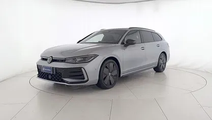 Grigio Usata 2024 VW Passat R-line Station wagon | 39.400 € (Ottimo prezzo)