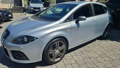 Usata Seat Leon FR 200 CV (147 kW) 2006 Argento Utilitaria