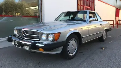 Usata Mercedes SL500 231 CV (169 kW) 1987 Argento metallizzato Cabrio