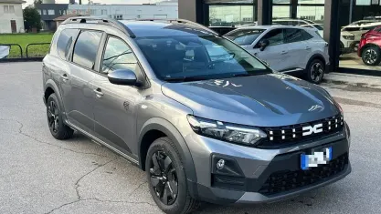 Nouvelle Dacia Jogger Expression 109 ch (80 kW) 2026 Gris Monospace